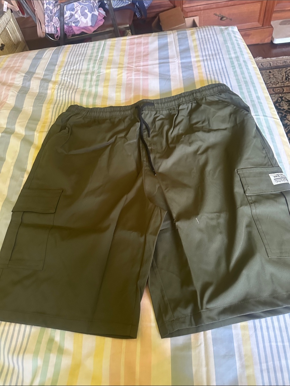 Men's Olive Green Cargo Shorts - Elastic Waist